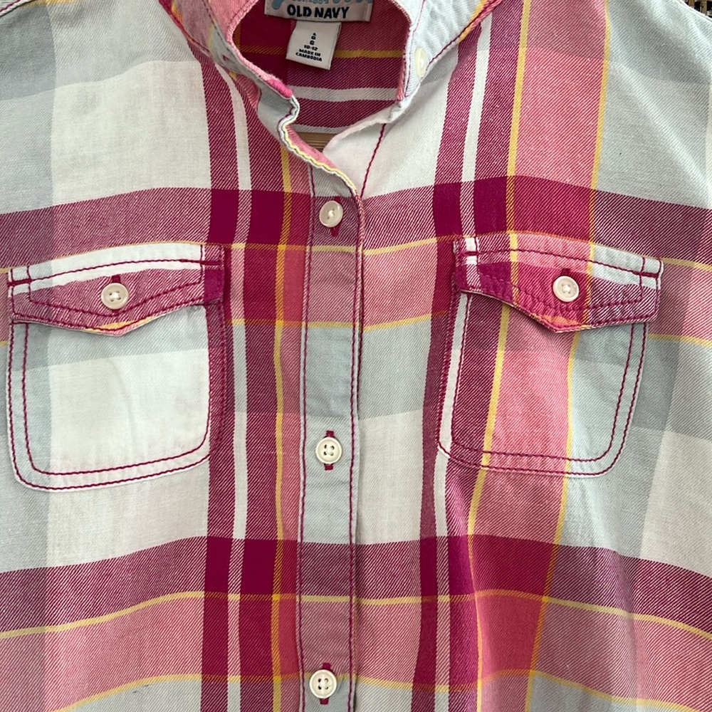πBUY 3 for $15πOldβ Navy Girl's Sz L Pink Plaid Cotton Button-Up Shirt 10-12 - Picture 2 of 6